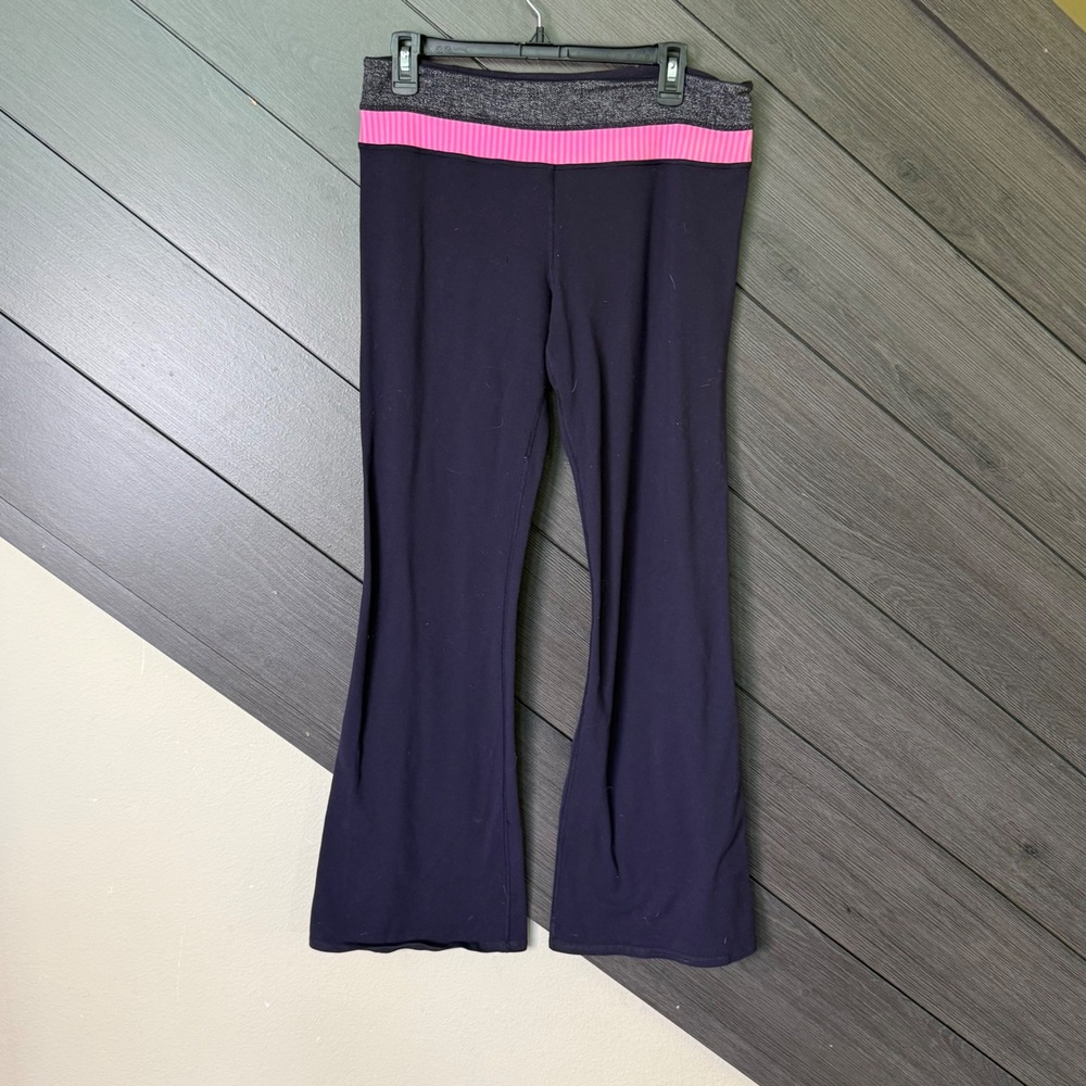 Lululemon Women's Groove Flare Yoga Pants Navy Pink Stripe Size 10 Activewear